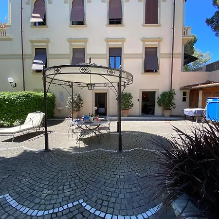 Casa Leonardo * リヴォルノ